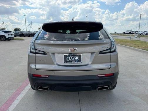 Latte 2023 Cadillac XT4 Sport