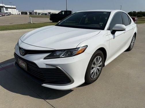 2022 Toyota Camry Hybrid LE