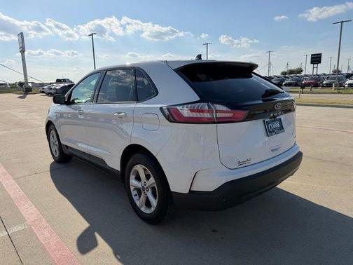 2022 Ford Edge SE