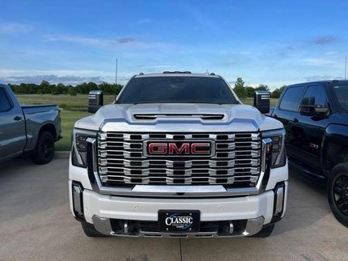 White Frost Tri-Coat 2024 GMC Sierra 2500 Denali