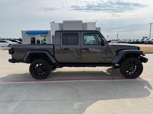 2024 Jeep Gladiator Nighthawk