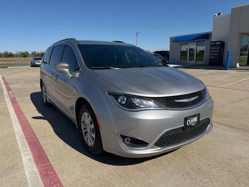 2018 Chrysler Pacifica Touring-L