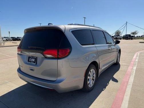 2018 Chrysler Pacifica Touring-L
