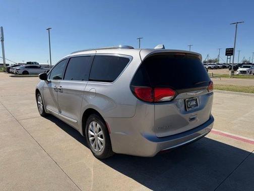 2018 Chrysler Pacifica Touring-L