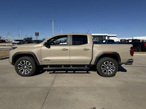 2024 GMC Canyon AT4