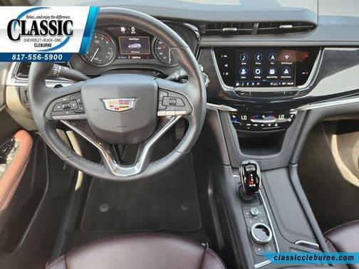 Crystal White Tri-Coat 2024 Cadillac XT6 Premium Luxury FWD