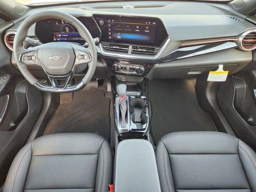 Summit White 2026 Chevrolet Trax 2RS