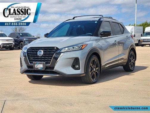 2021 Nissan Kicks SR