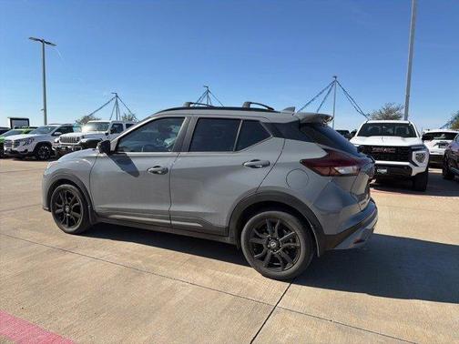 2021 Nissan Kicks SR