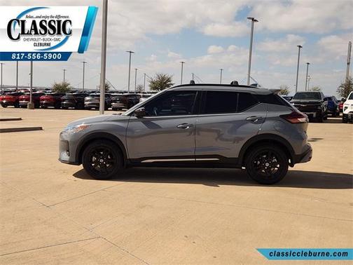 2021 Nissan Kicks SR