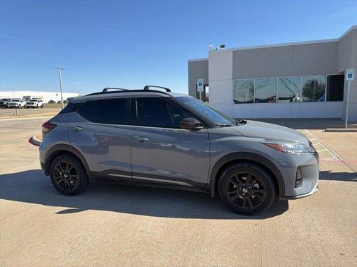 2021 Nissan Kicks SR