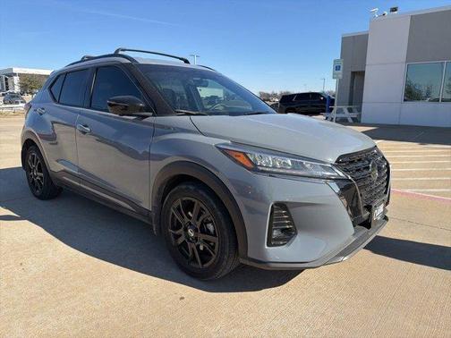 2021 Nissan Kicks SR