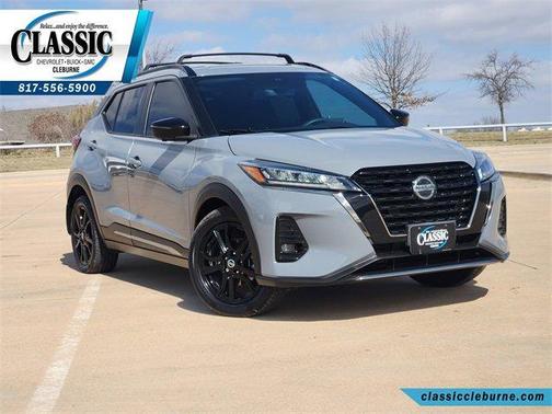 2021 Nissan Kicks SR