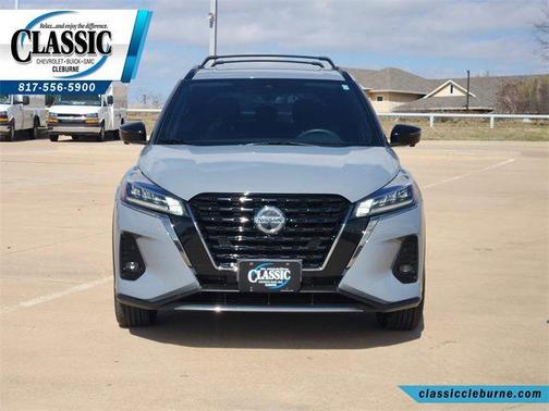 2021 Nissan Kicks SR