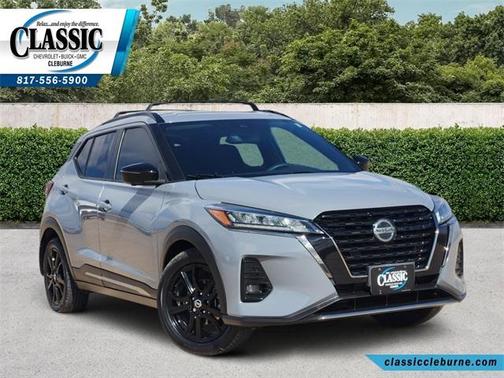 2021 Nissan Kicks SR