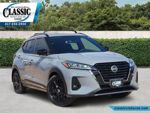 2021 Nissan Kicks SR