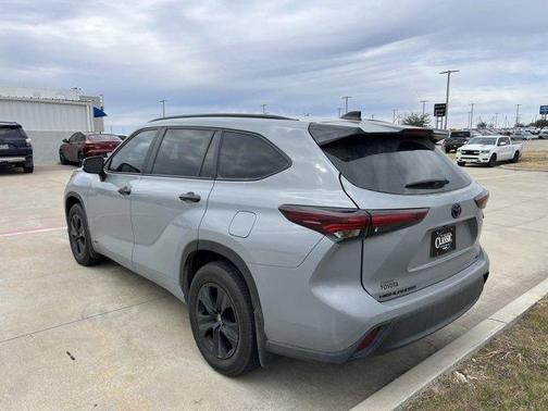 2024 Toyota Highlander Hybrid XLE