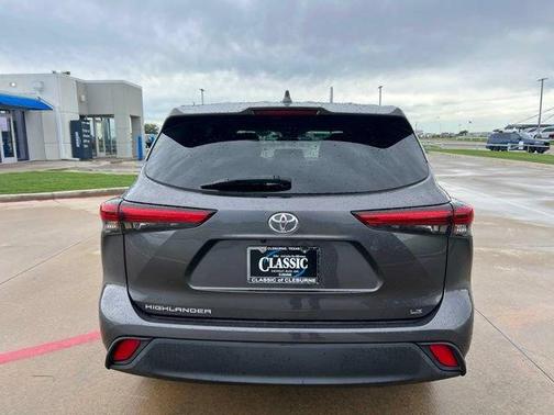 Gray 2021 Toyota Highlander LE