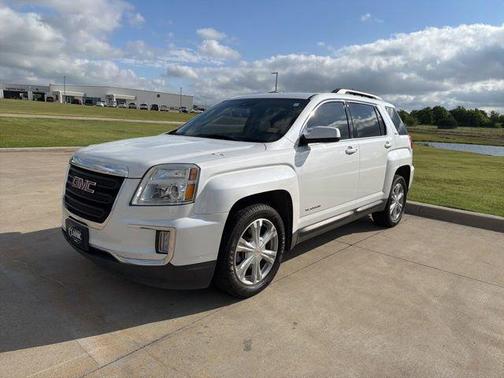 White Frost Tri-Coat 2017 GMC Terrain SLE-2