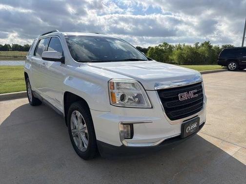 White Frost Tri-Coat 2017 GMC Terrain SLE-2