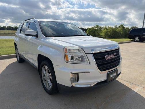 White Frost Tri-Coat 2017 GMC Terrain SLE-2