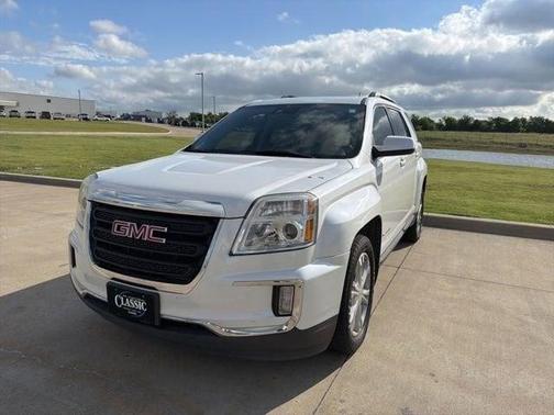 White Frost Tri-Coat 2017 GMC Terrain SLE-2