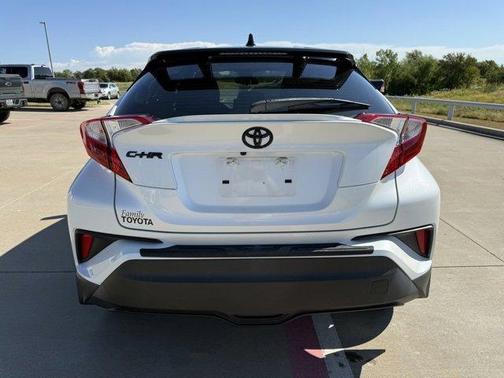 2021 Toyota C-HR LE