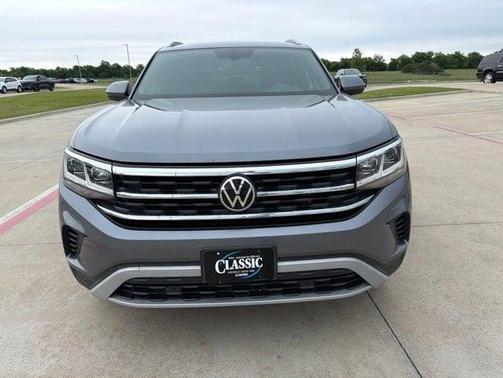 Platinum Gray Metallic 2022 Volkswagen Atlas Cross Sport 3.6L V6 SE w/Technology