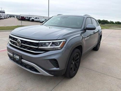 Platinum Gray Metallic 2022 Volkswagen Atlas Cross Sport 3.6L V6 SE w/Technology