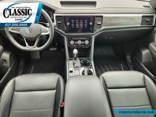 Platinum Gray Metallic 2022 Volkswagen Atlas Cross Sport 3.6L V6 SE w/Technology