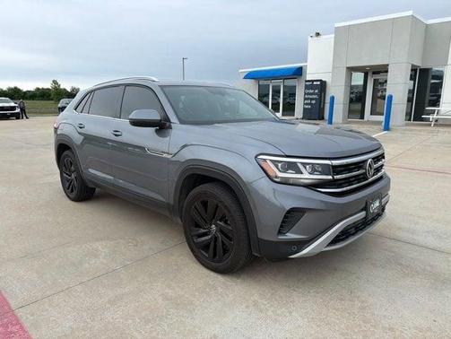 Platinum Gray Metallic 2022 Volkswagen Atlas Cross Sport 3.6L V6 SE w/Technology
