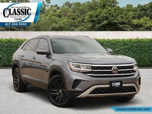 Platinum Gray Metallic 2022 Volkswagen Atlas Cross Sport 3.6L V6 SE w/Technology