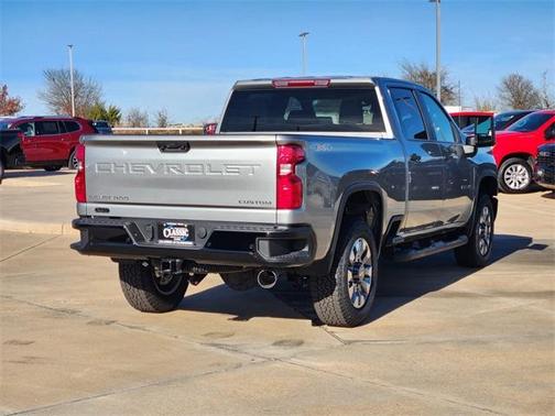2026 Chevrolet Silverado 2500 Custom
