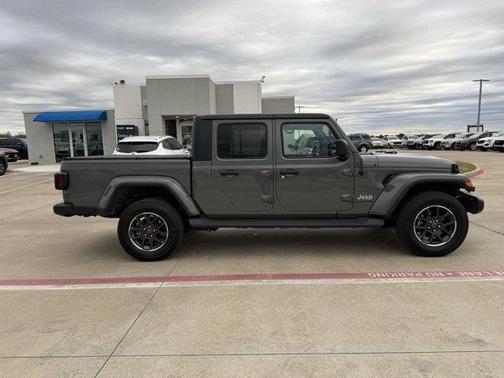 2022 Jeep Gladiator Overland