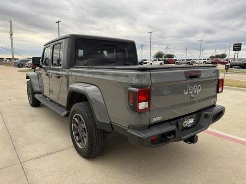2022 Jeep Gladiator Overland