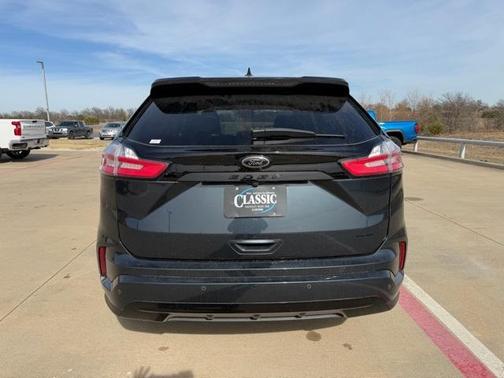 2023 Ford Edge SE