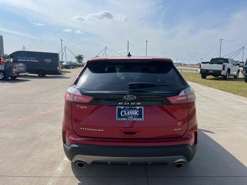 2024 Ford Edge Titanium