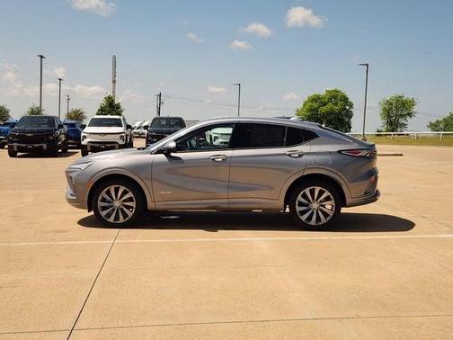 Moonstone Gray Metallic 2026 Buick Envista Avenir