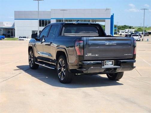 2025 GMC Sierra EV Denali