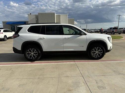 2024 GMC Acadia AT4
