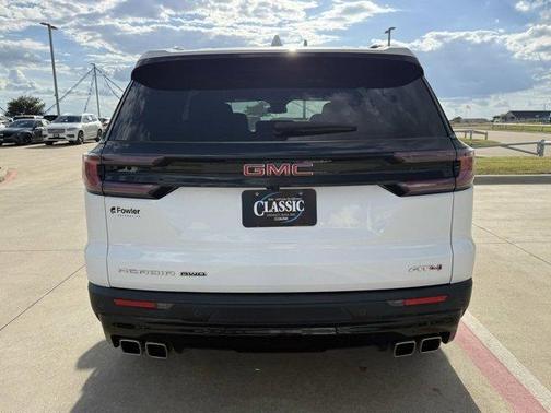 2024 GMC Acadia AT4
