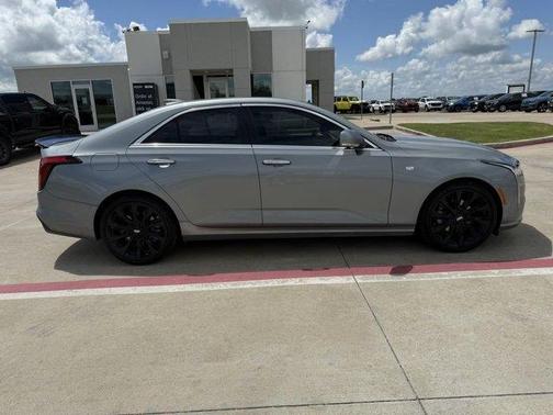 2023 Cadillac CT4 Luxury