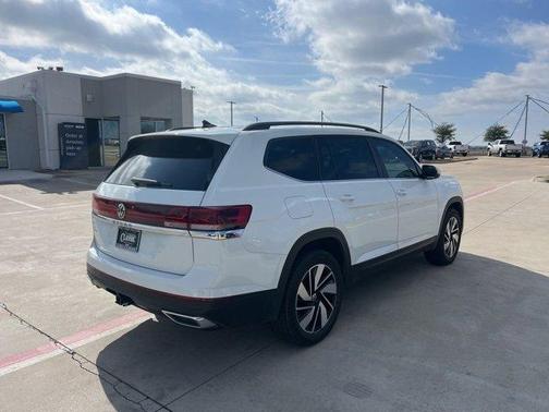 2024 Volkswagen Atlas 2.0T SE w/Technology
