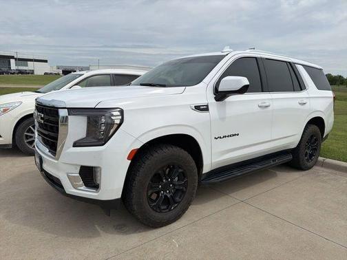 Summit White 2022 GMC Yukon SLE