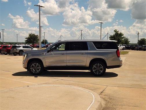 2025 GMC Yukon XL Elevation