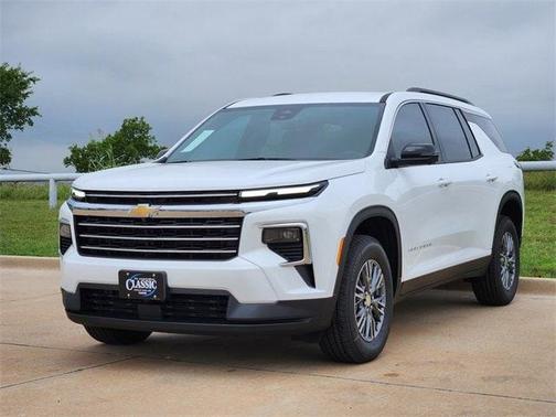 2025 Chevrolet Traverse LT