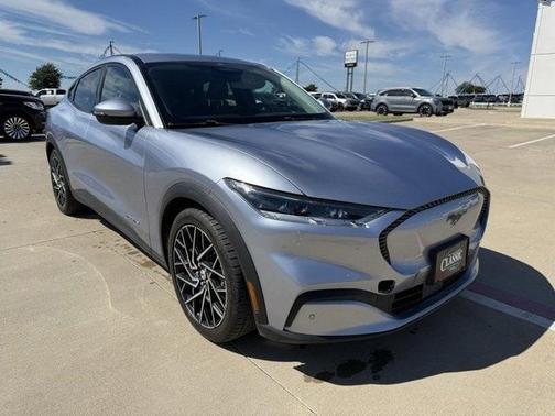 2022 Ford Mustang Mach-E Select