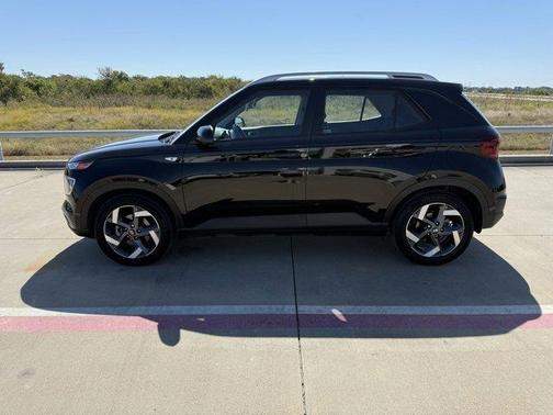 2022 Hyundai VENUE SEL