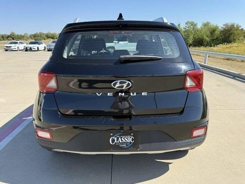 2022 Hyundai VENUE SEL