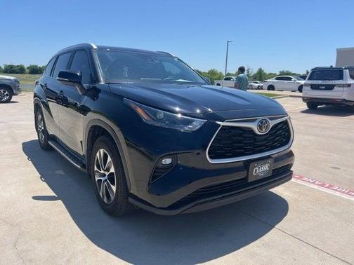2024 Toyota Highlander LE